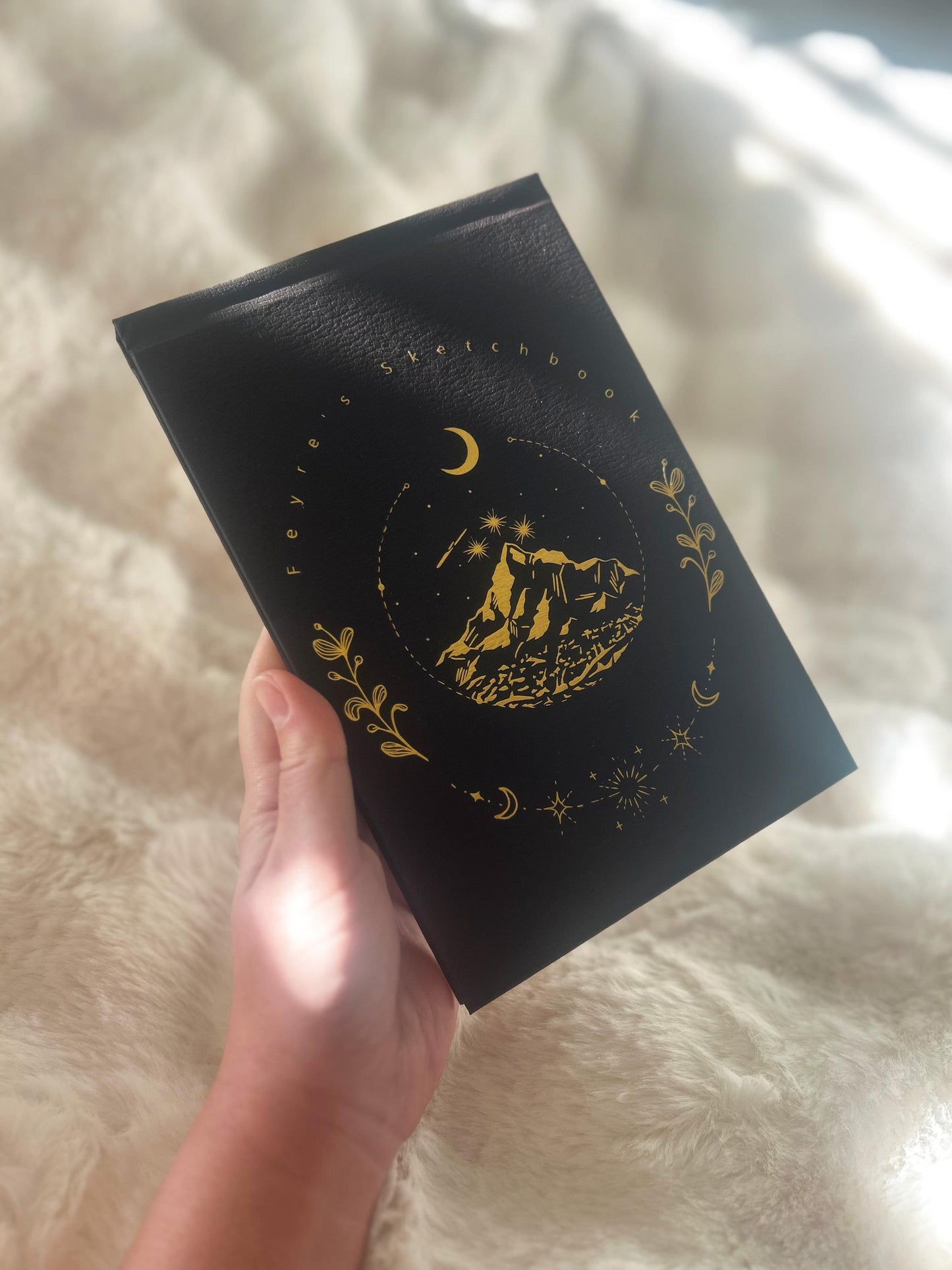 Feyre's Watercolor/Sketchbook from ACOTAR - Watercolor flip book